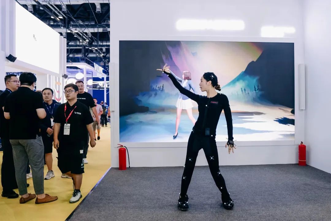 “AI+智能显示”引领未来 今年会jinnianhui金字招牌新品InfoComm展大放异彩